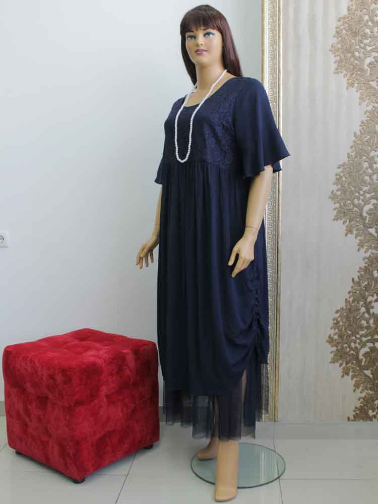 Платье из жатой ткани с гипюровой отделкой и дополнительной юбкой из сетки большого размера. Магазин «Пышная Дама», Харьков.